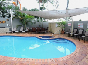 Гостиница Bayview Beach Holiday Apartments  Серферс-Парадайс